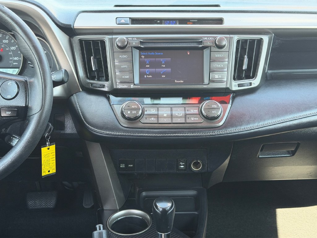 Used 2015 Toyota RAV4 XLE FWD image 19