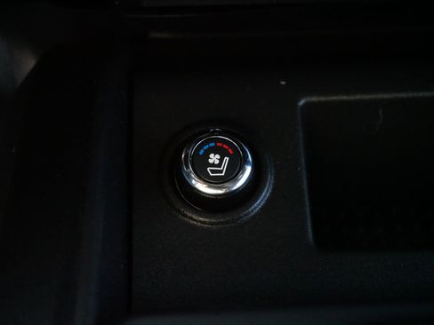 Used 2020 Nissan Titan PRO-4X w/ Pro-4x Convenience Package image 29