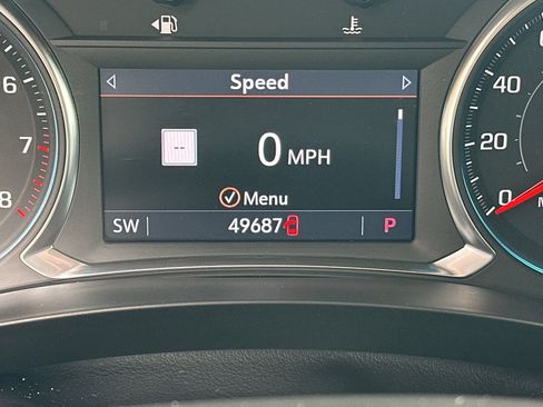 Used 2023 Chevrolet Traverse RS FWD image 18