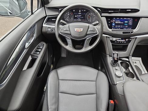 Used 2022 Cadillac XT5 Premium Luxury w/ Technology Package AWD/4WD image 11
