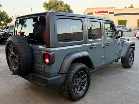 Used 2025 Jeep Wrangler Unlimited Sport AWD/4WD image 11