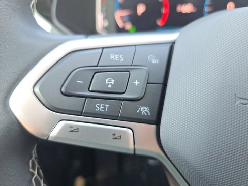 Certified 2024 Volkswagen Taos SEL AWD/4WD image 23