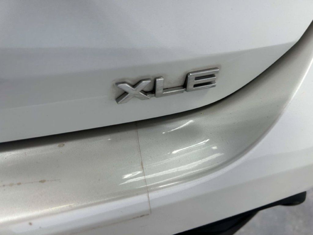 Used 2022 Toyota Highlander XLE FWD image 11