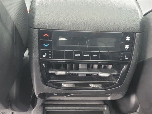 Used 2022 Jeep Grand Cherokee L Limited image 32