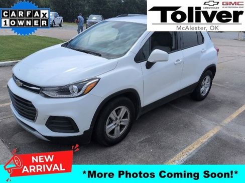 Used 2022 Chevrolet Trax LT w/ LT Convenience Package FWD image 1