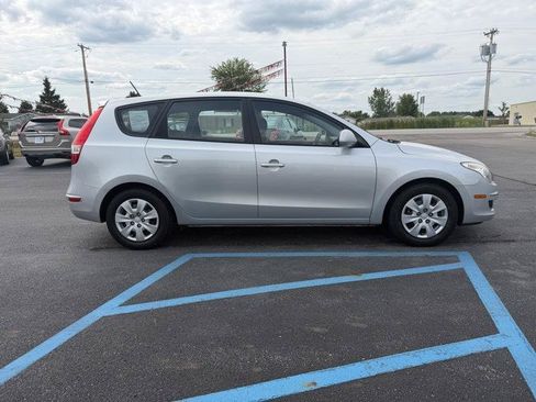 Used 2010 Hyundai Elantra GLS FWD image 10