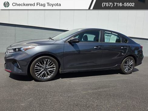 Used 2023 Kia Forte GT-Line w/ GT-Line Technology Package FWD image 2