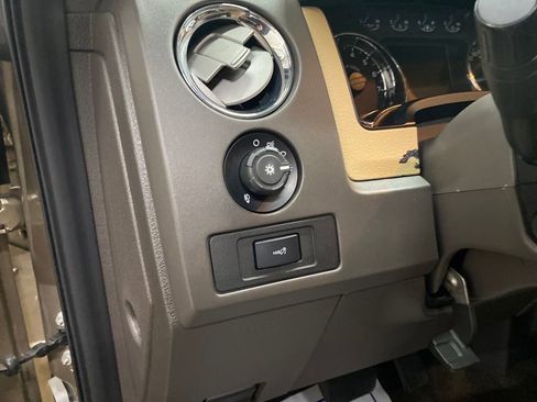 Used 2014 Ford F150 XLT w/ XLT Chrome Package image 27