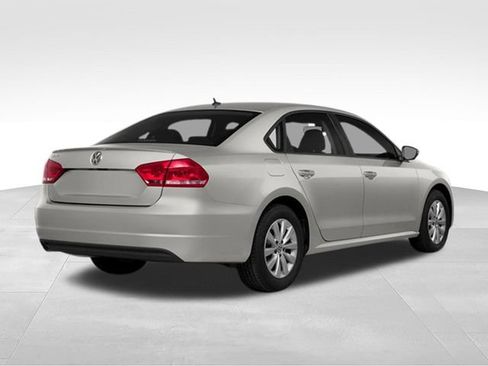 Used 2014 Volkswagen Passat 1.8T SE FWD image 2
