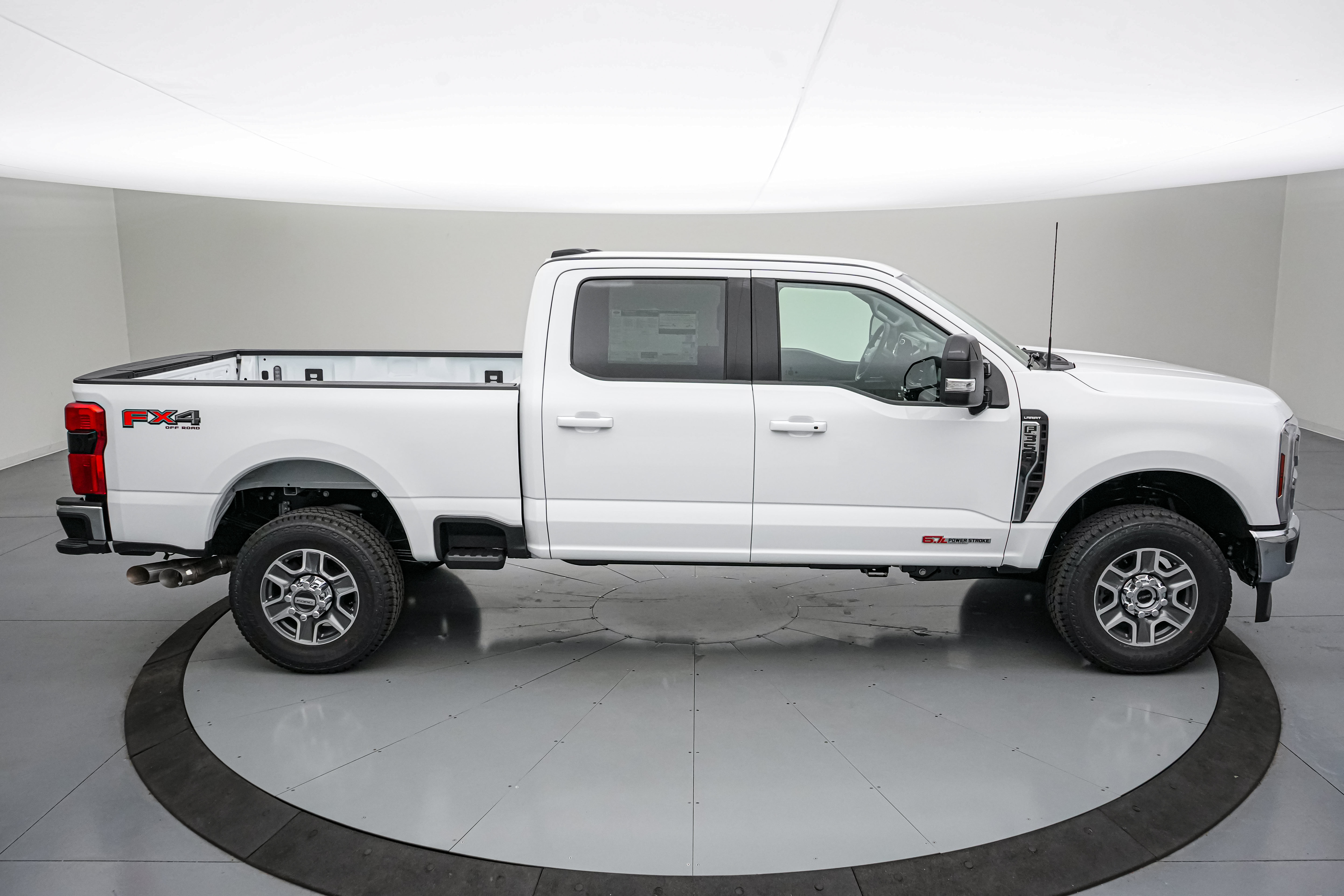 New 2027 Ford F350 Lariat AWD/4WD image 3
