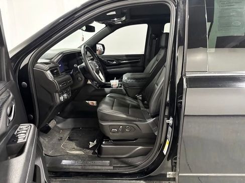 Used 2023 GMC Yukon XL Denali w/ Max Trailering Package AWD/4WD image 3