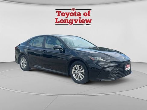 Used 2025 Toyota Camry LE FWD image 7