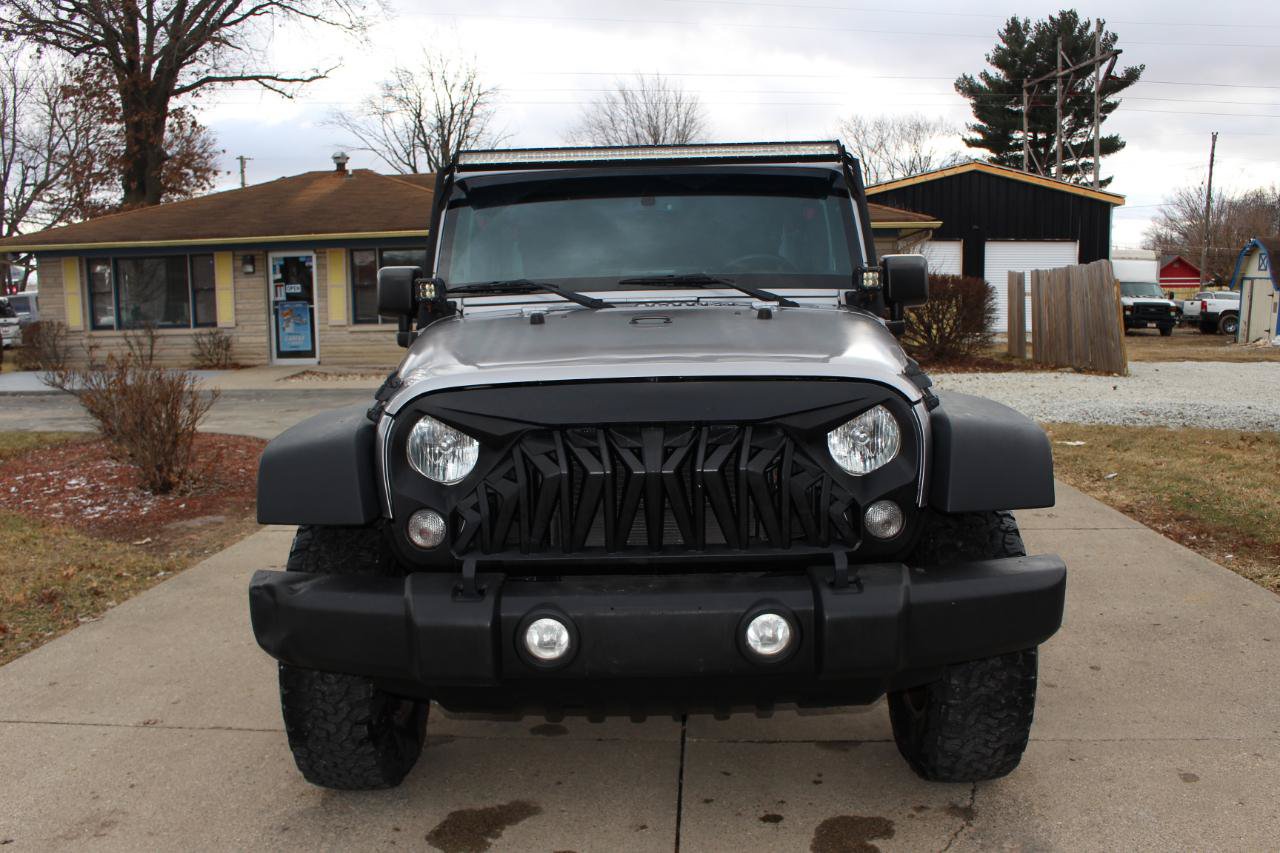 Used 2016 Jeep Wrangler Unlimited Rubicon AWD/4WD image 3