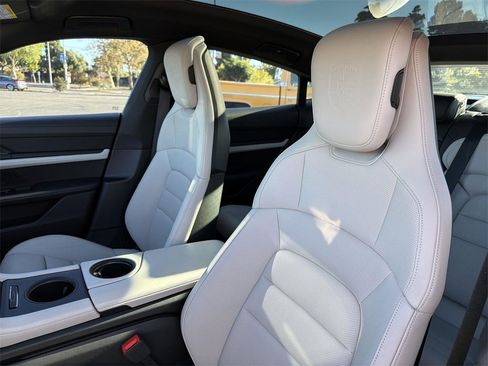 Used 2022 Porsche Taycan 4S image 24