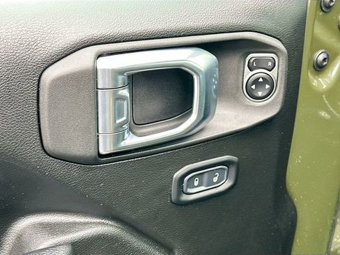 Used 2023 Jeep Wrangler Willys image 17