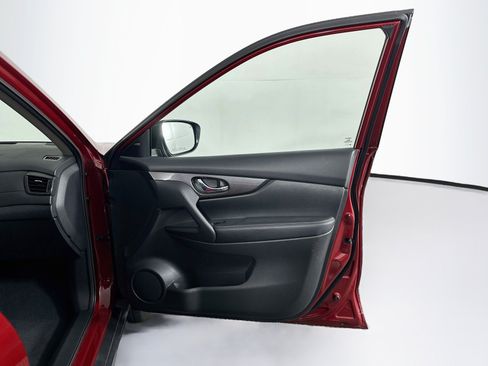 Used 2025 Nissan Altima 2.5 SV FWD image 32