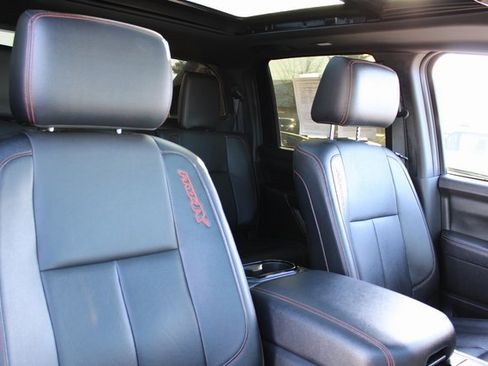 Used 2021 Nissan Titan PRO-4X w/ Pro-4x Convenience Package image 19