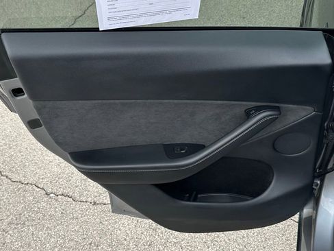 Used 2024 Tesla Model Y Long Range image 19