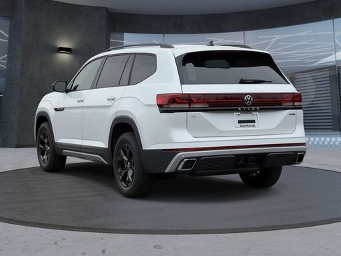 New 2026 Volkswagen Atlas Peak Edition AWD/4WD image 3