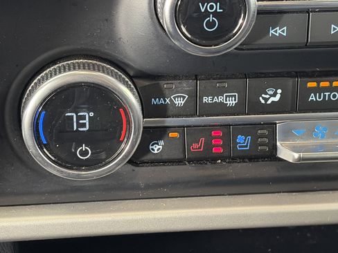 Used 2024 Ford Expedition XLT AWD/4WD image 25