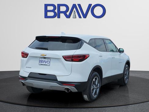 Used 2025 Chevrolet Blazer LT image 4