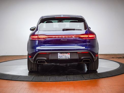Certified 2025 Porsche Macan AWD/4WD image 8