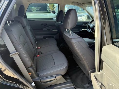 New 2026 Nissan Pathfinder SV image 27