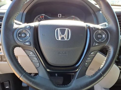 Used 2017 Honda Pilot Touring image 18