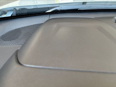 Used 2025 Nissan Altima 2.5 SV FWD image 35