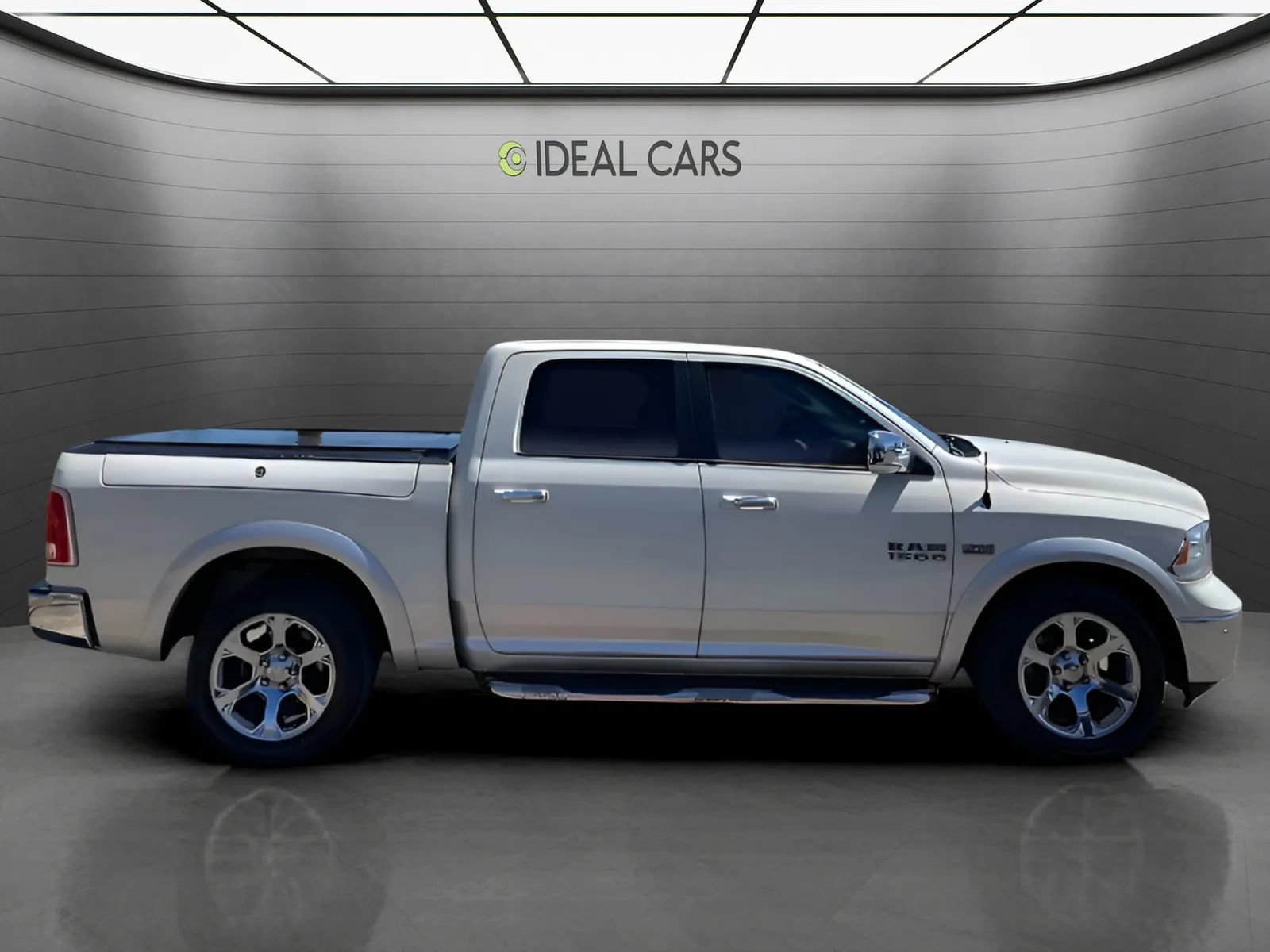 Used 2016 RAM 1500 Laramie w/ Convenience Group RWD image 4