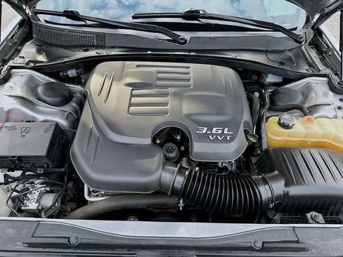 Used 2018 Chrysler 300 S w/ Safetytec Plus Group image 32