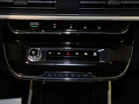 Used 2025 Lincoln Corsair Reserve w/ Equipment Group 202A image 15