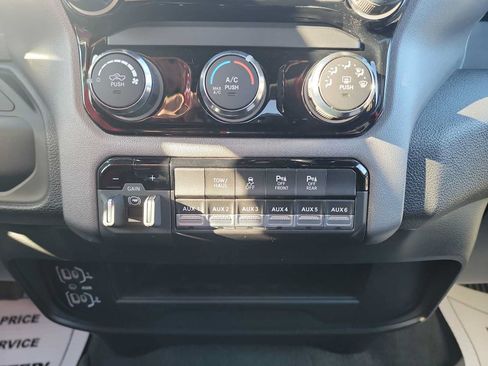 Used 2025 RAM 2500 Big Horn AWD/4WD image 18