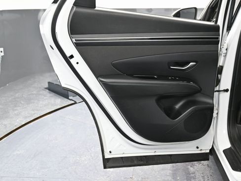 Used 2022 Hyundai Tucson Limited image 36