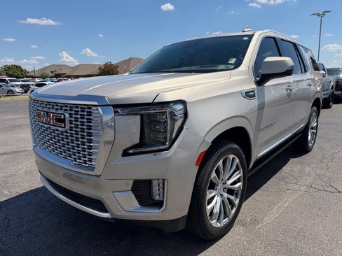 Used 2023 GMC Yukon Denali w/ Denali Reserve Package AWD/4WD image 10