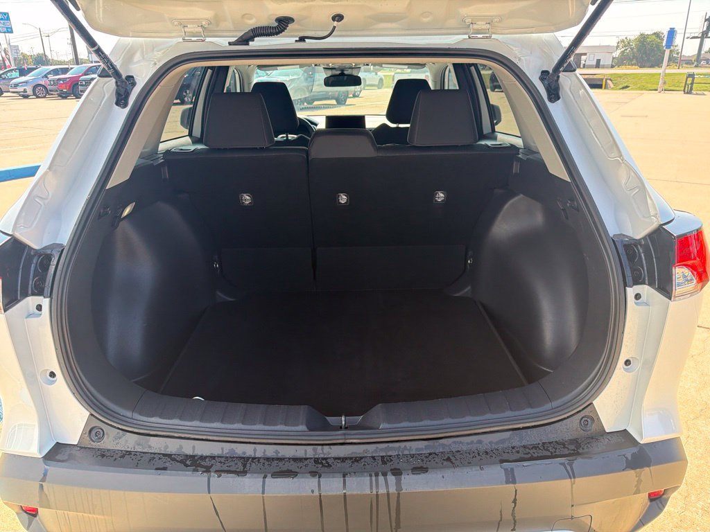 Used 2023 Toyota Corolla Cross LE FWD image 11