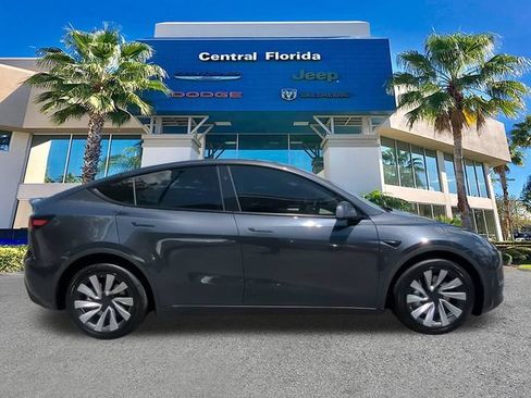 Used 2024 Tesla Model Y Long Range AWD/4WD image 4