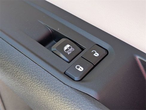 Used 2024 Jeep Compass Limited image 35