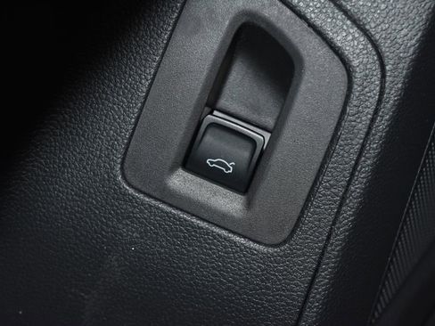 Used 2023 Volkswagen Atlas SE image 6