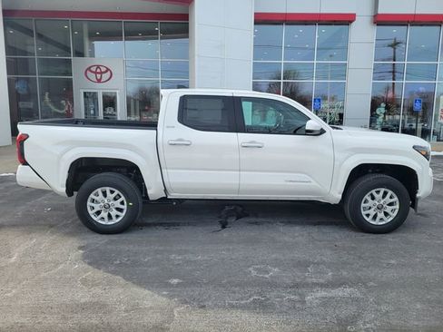 New 2026 Toyota Tacoma SR5 RWD image 2