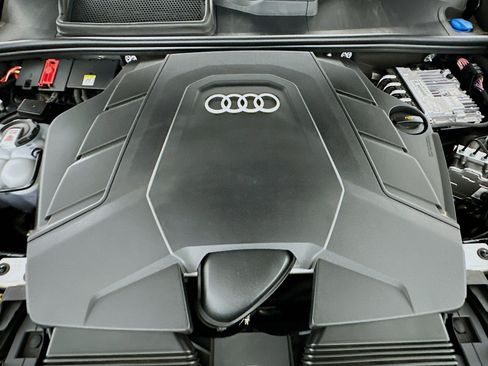 Used 2024 Audi Q8 Premium Plus w/ Premium Plus Package AWD/4WD image 33