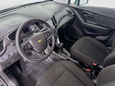 Used 2022 Chevrolet Trax LS w/ Tint and Cruise Package image 11