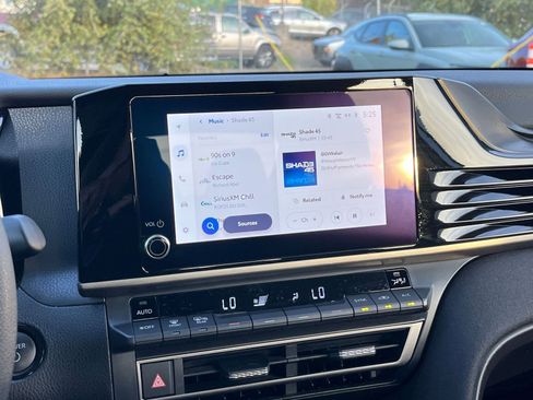 Used 2025 Toyota Camry LE image 21