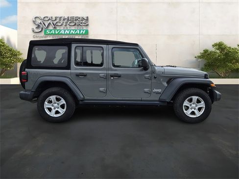 Used 2018 Jeep Wrangler Unlimited Sport S image 6