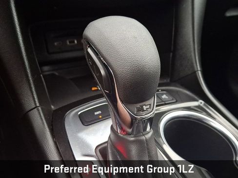 Used 2022 Chevrolet Equinox Premier AWD/4WD image 13