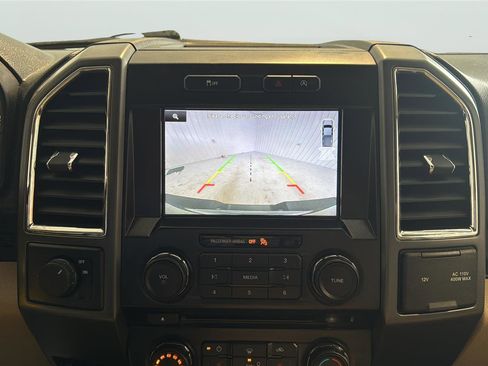 Used 2015 Ford F150 XLT w/ Equipment Group 302A Luxury image 17