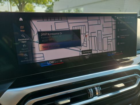 Certified 2024 BMW 330i xDrive Sedan w/ Premium Package AWD/4WD image 18