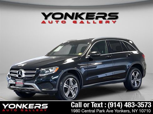 Used 2018 Mercedes-Benz GLC 300 4MATIC image 2