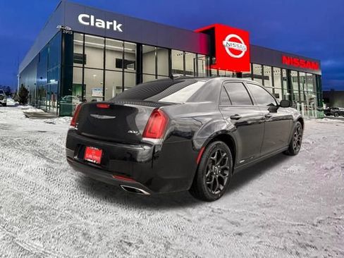 Used 2019 Chrysler 300 S image 7