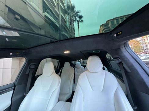 Used 2017 Tesla Model X 100D image 10